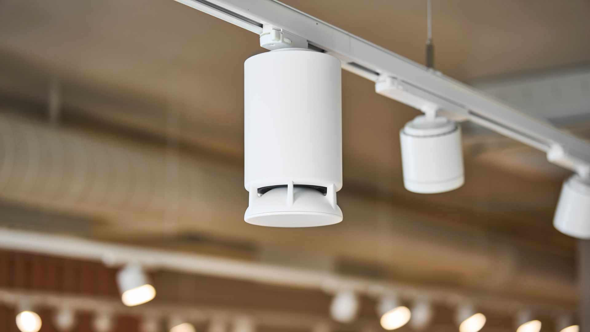Key Benefits of Track-Mounted Sound Systems for Lighting Tracks Copy